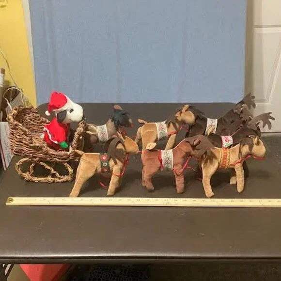 Santa sleigh with Snoopy and 7 reindeer - Picture 1 of 4